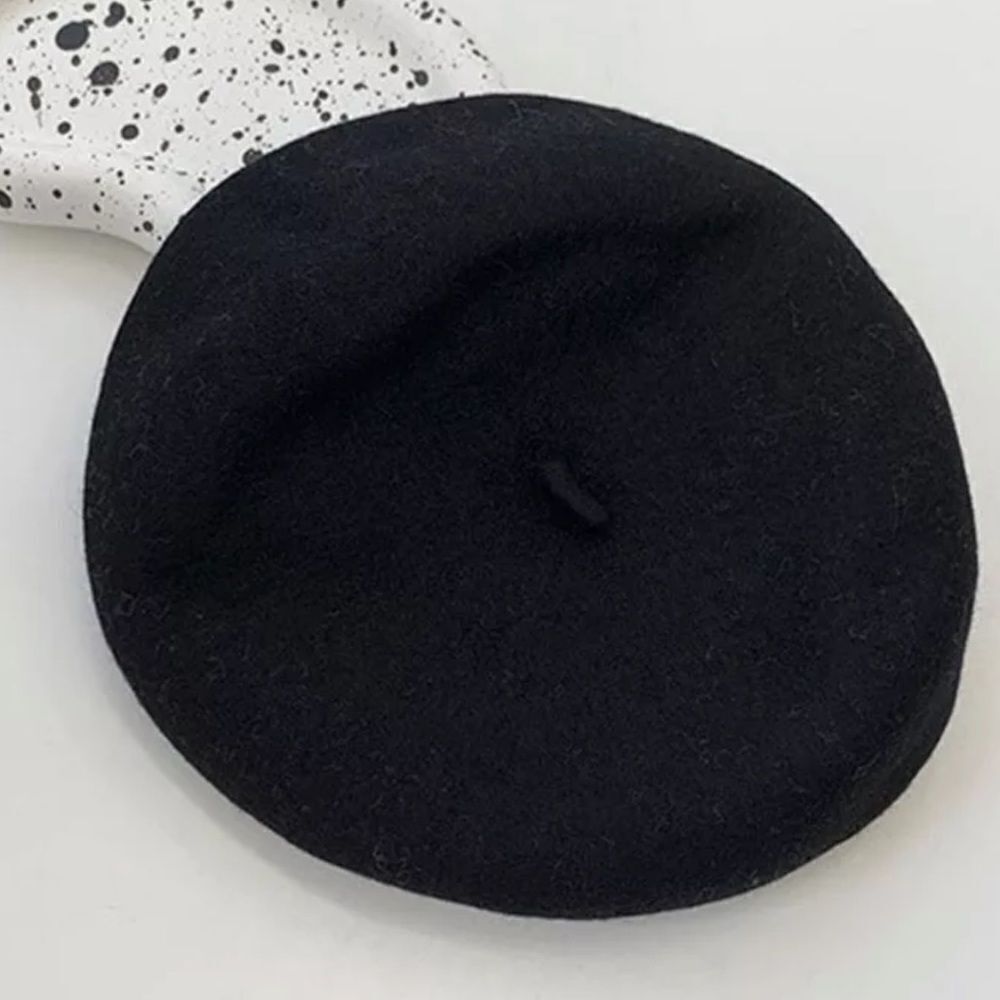 LIGHTWEIGHT WOOL BLACK BERET, NWT‎